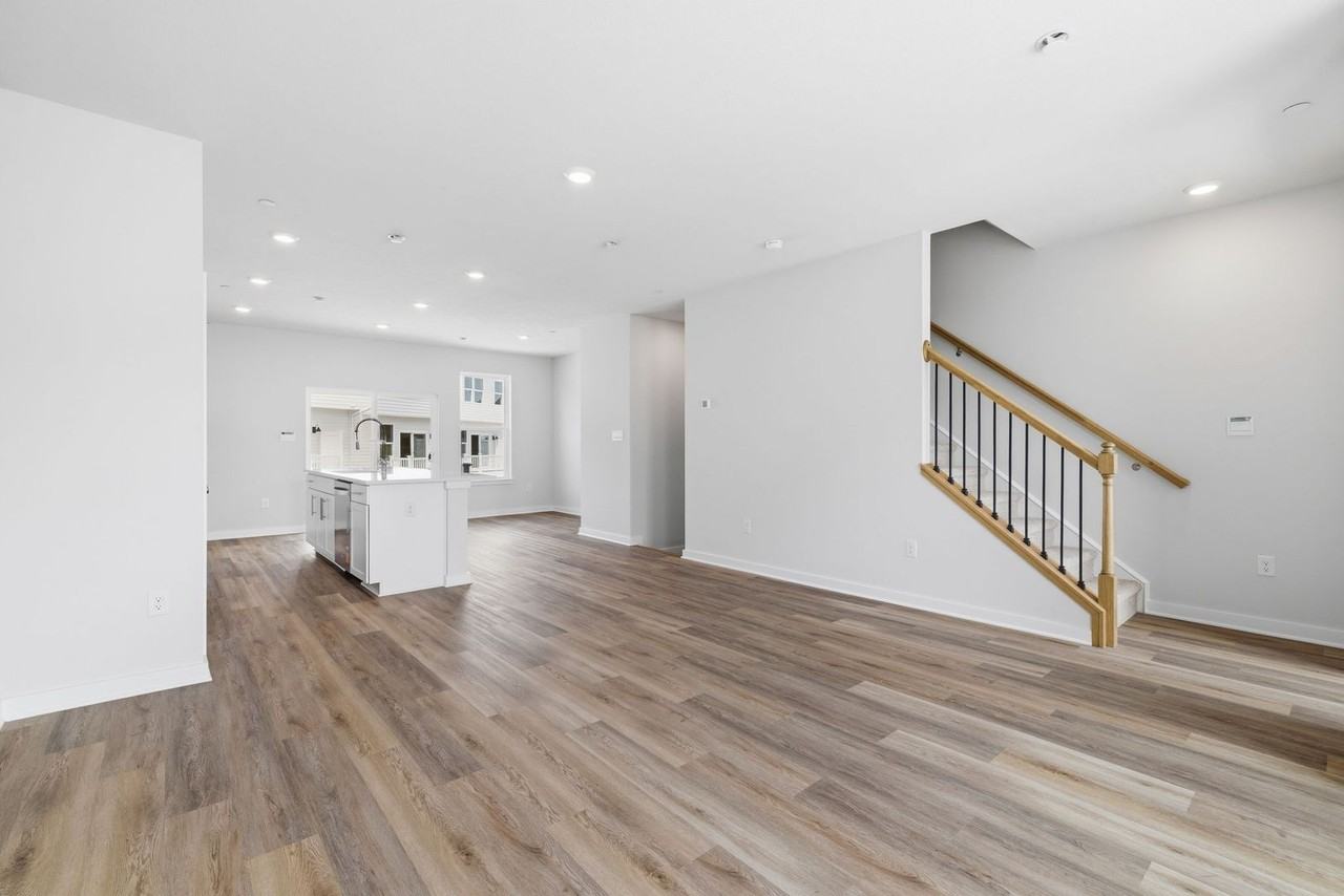 520 Cooper St - Photo 4 of 34
