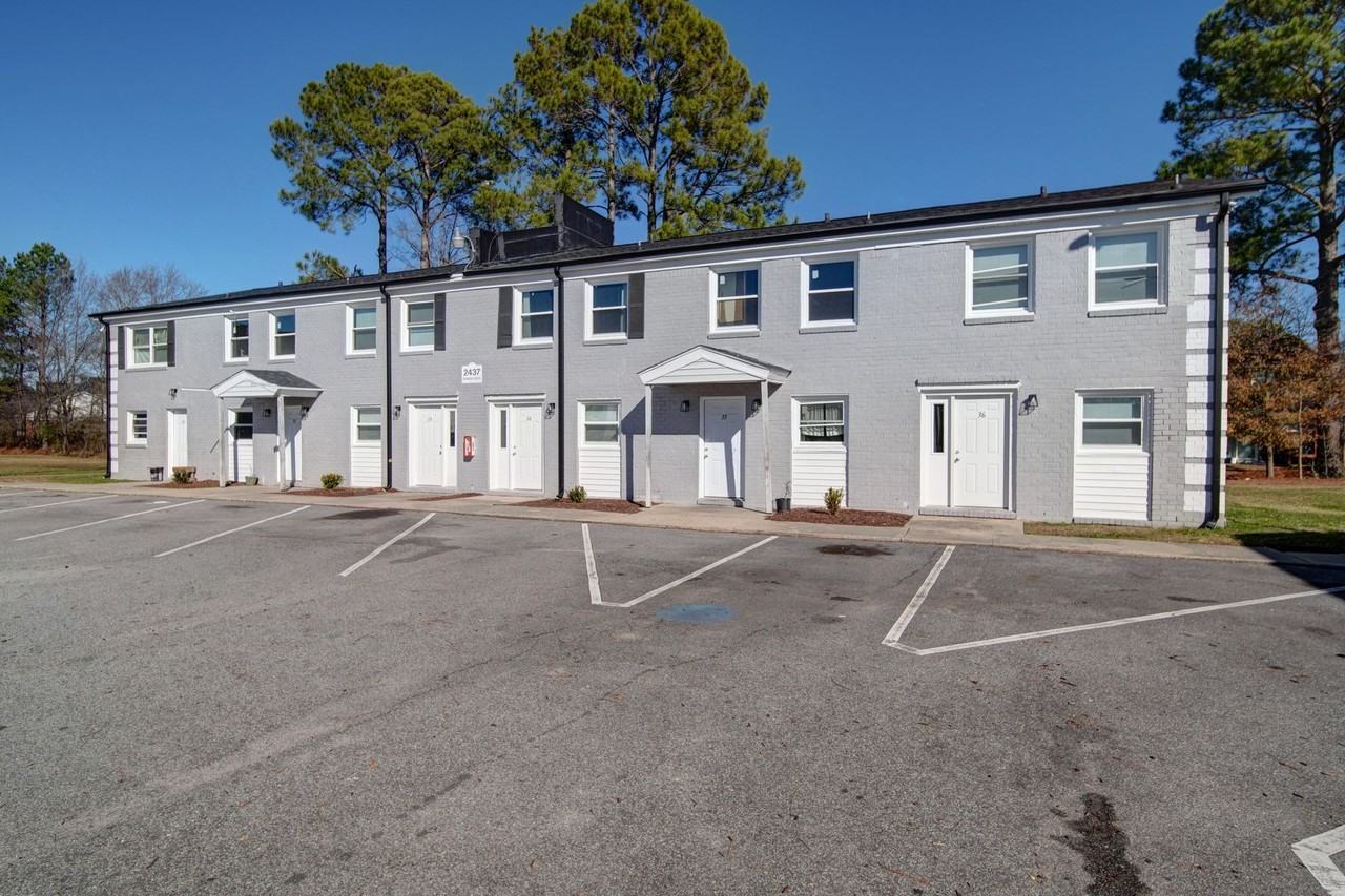 Arlington Village Townhomes - Photo 3 of 34