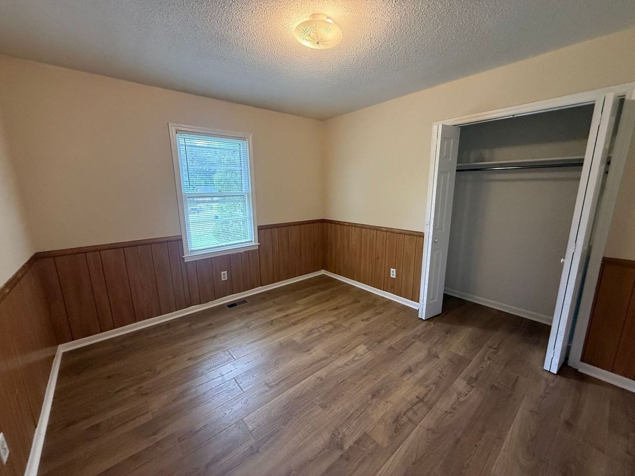 1570 Marett Boulevard Ext - Photo 6 of 17