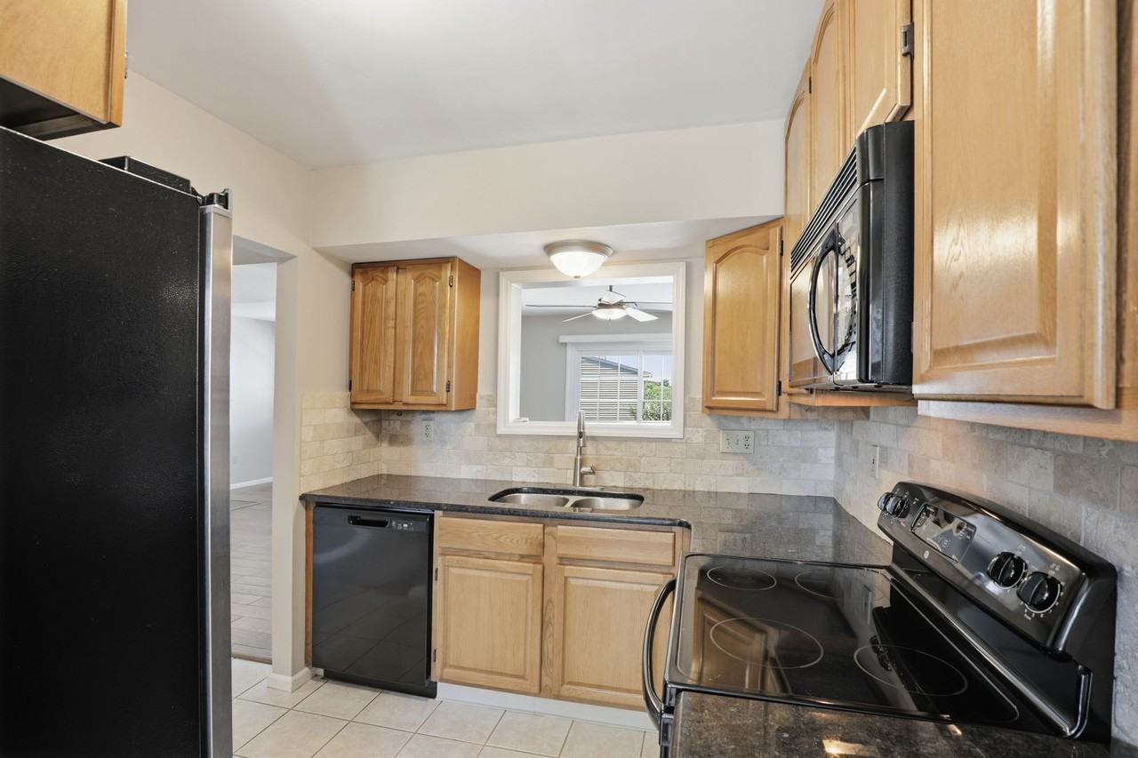 106 Spring Ridge Ct - Photo 2 of 47