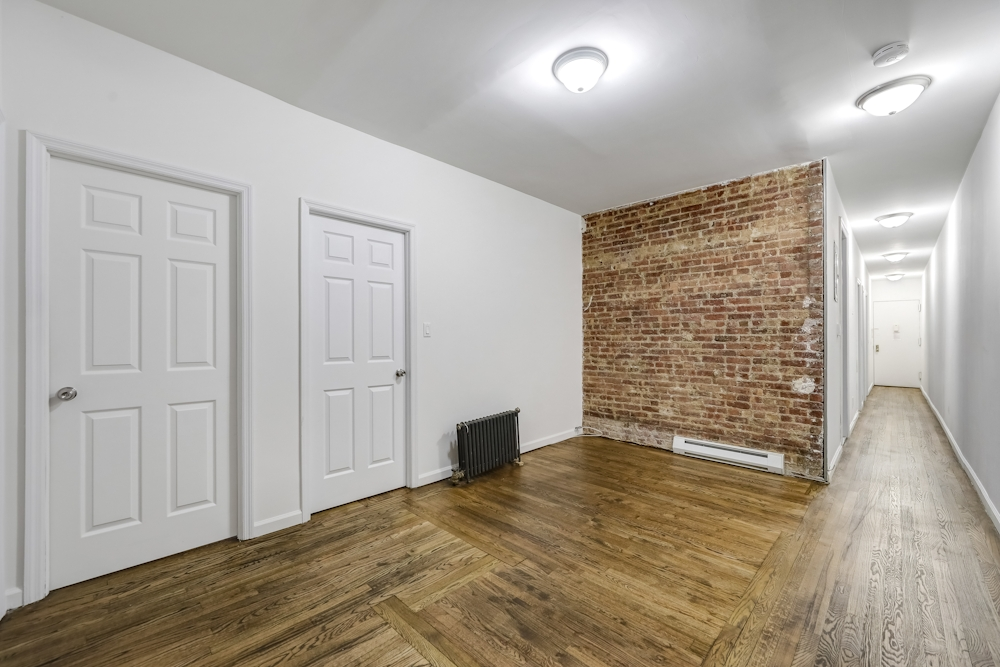 188 Claremont Avenue ##04 - Photo 2 of 13