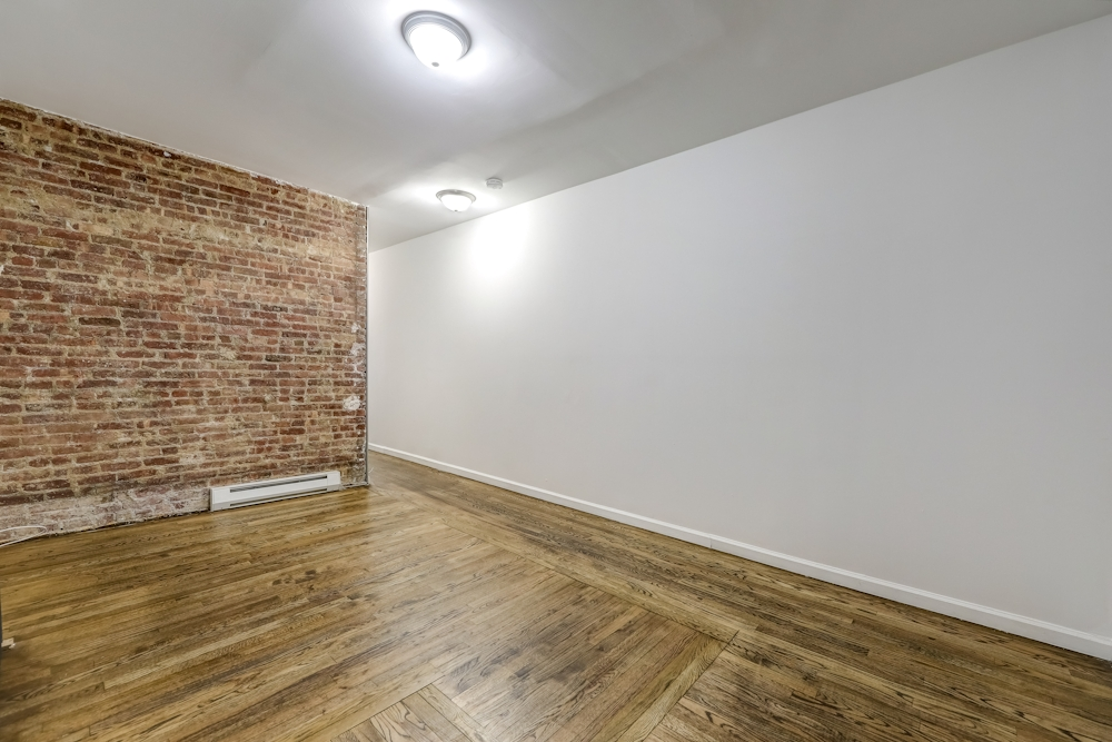 188 Claremont Avenue ##04 - Photo 7 of 13