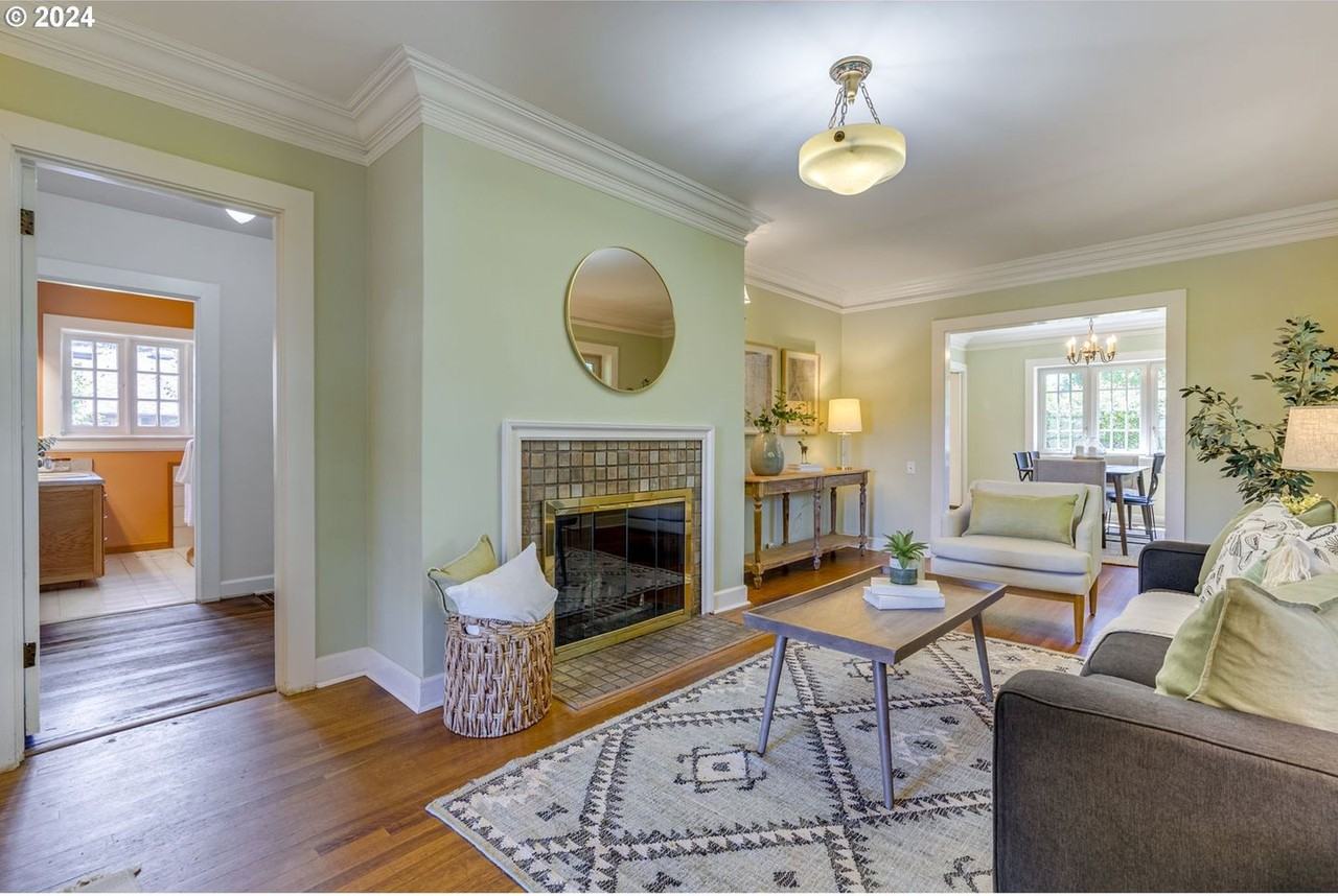 2430 Se Park Ave - Photo 7 of 46