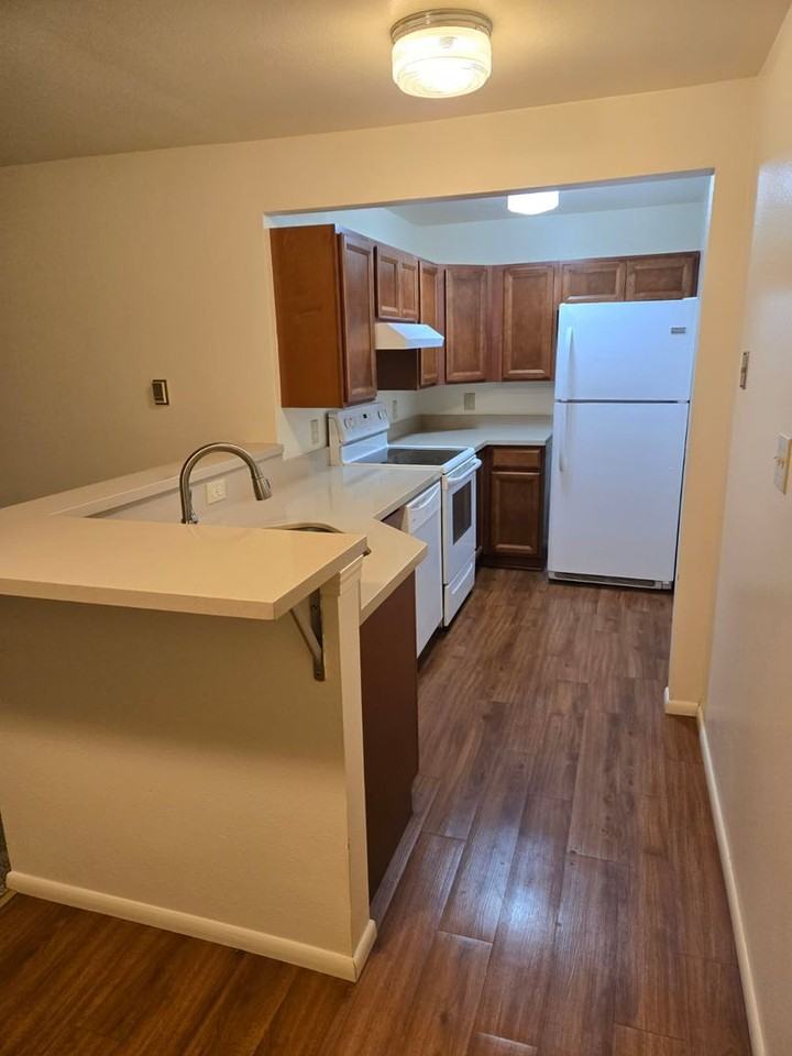 418 Emery St - Photo 6 of 18