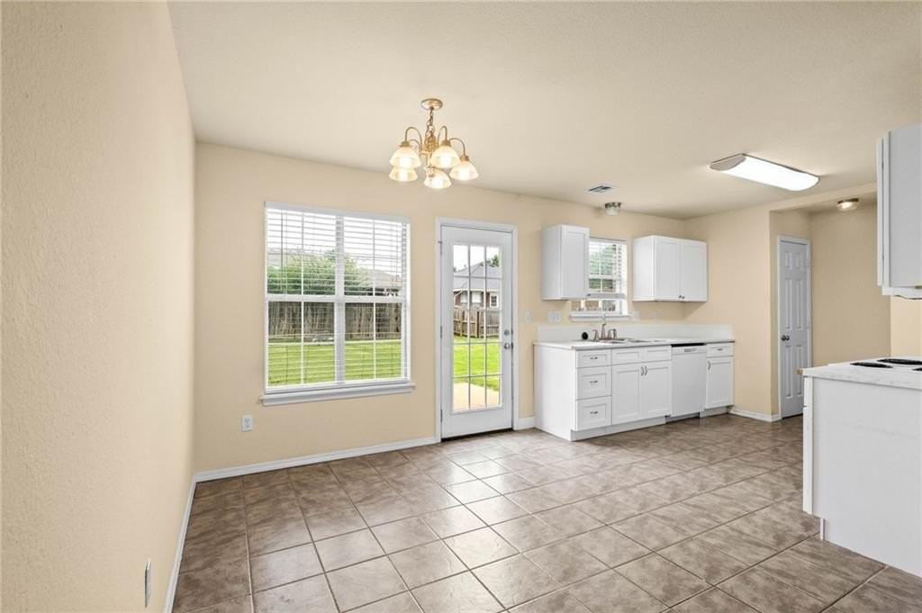 730 Patty Ln - Photo 3 of 12