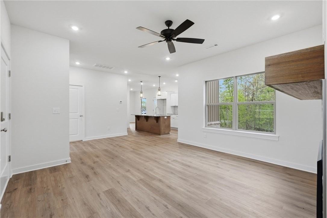 276 Kinross Dr - Photo 5 of 33