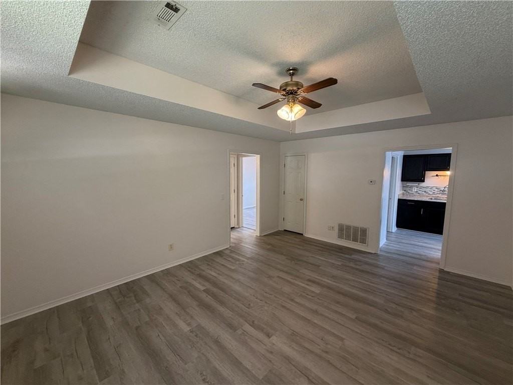 1272 N Tradition Ave - Photo 3 of 21