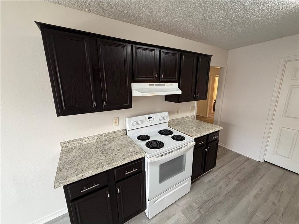 1272 N Tradition Ave - Photo 5 of 21