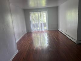 featured image of 907 W 7th St