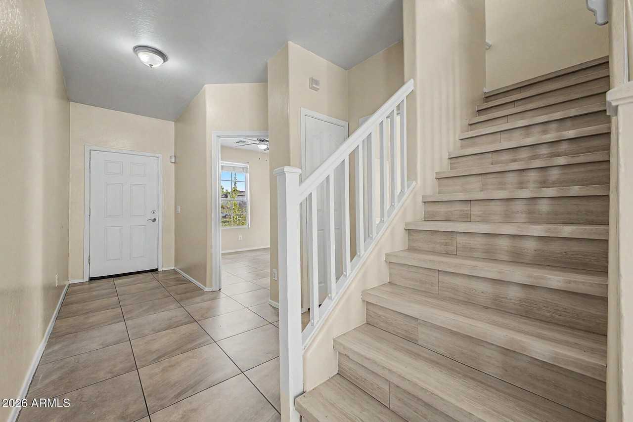 8932 W Hammond Ln - Photo 7 of 37