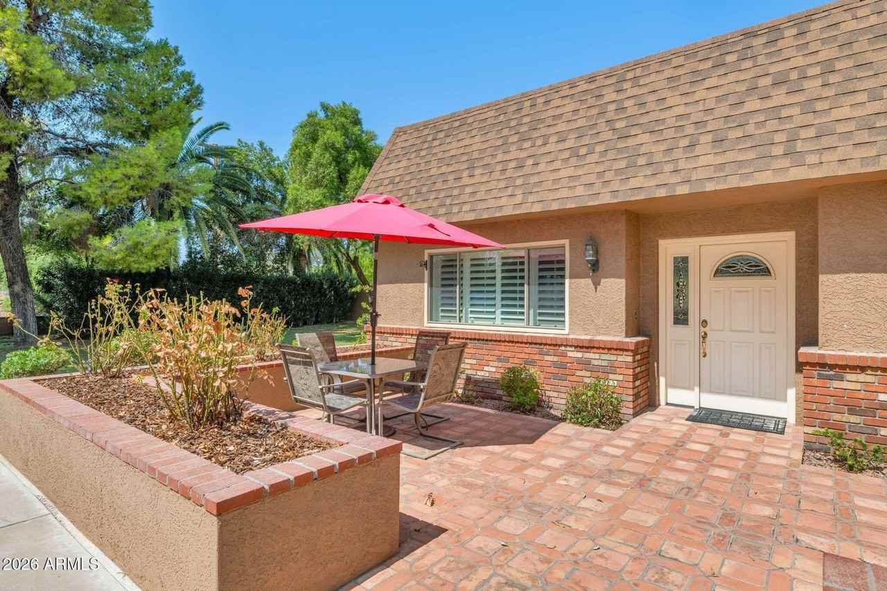 5839 E Indian School Rd