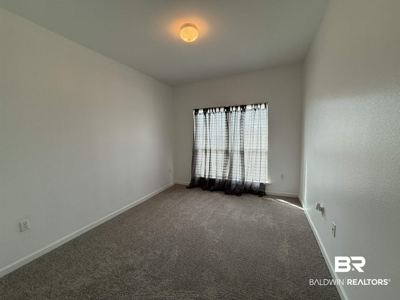 10720 Dunmore Dr - Photo 5 of 15