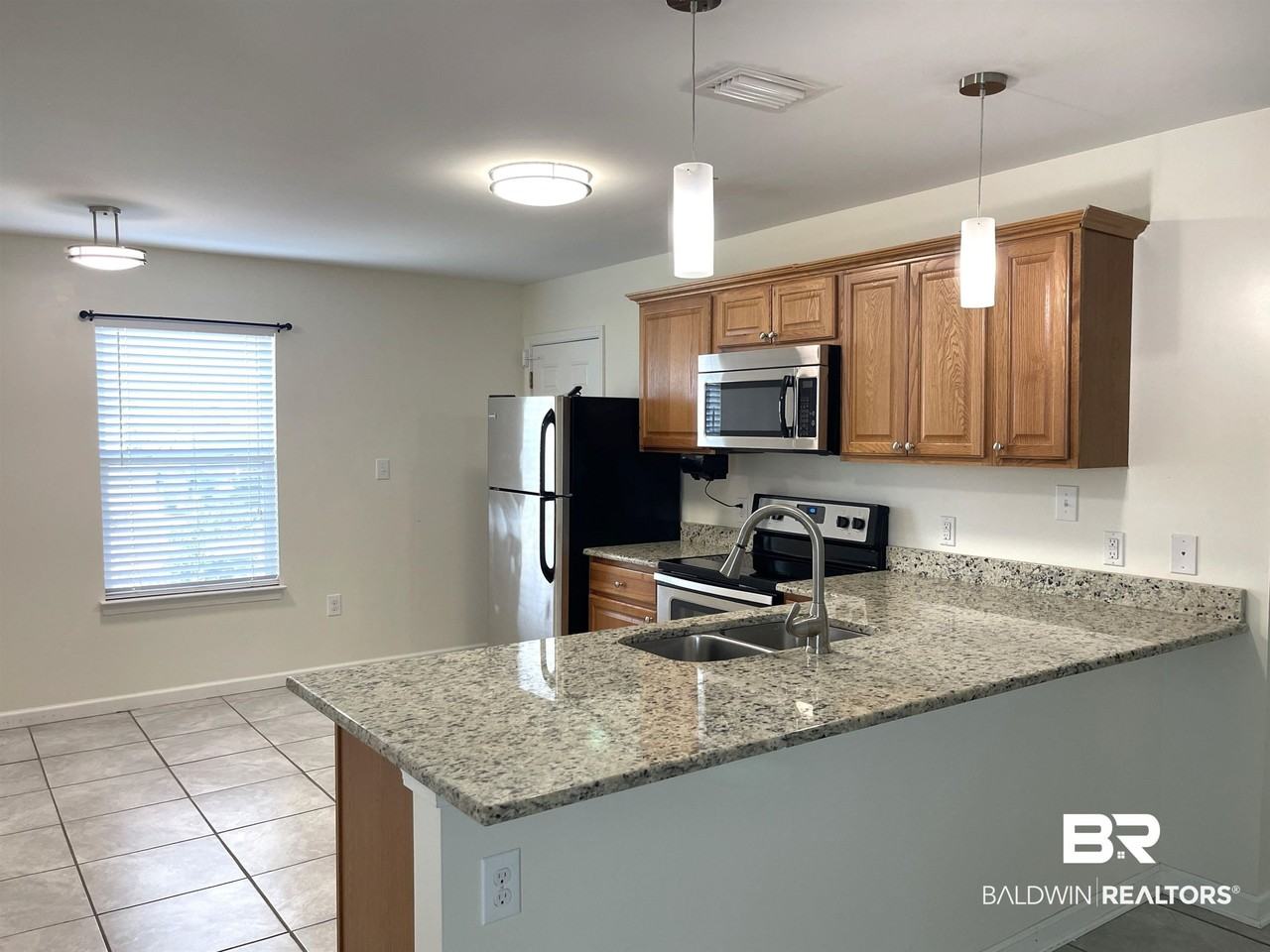15142 Marem Dr - Photo 3 of 37