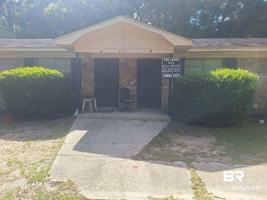 featured image of 2207 Wolf Ridge Rd #B