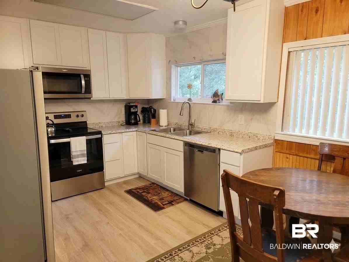 34394 Lost River Rd - Photo 5 of 23