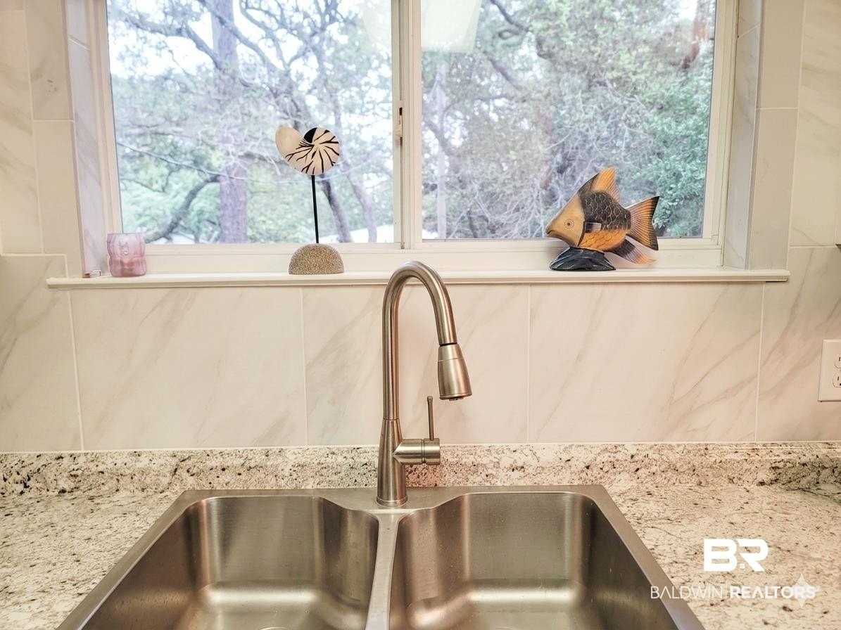 34394 Lost River Rd - Photo 7 of 23