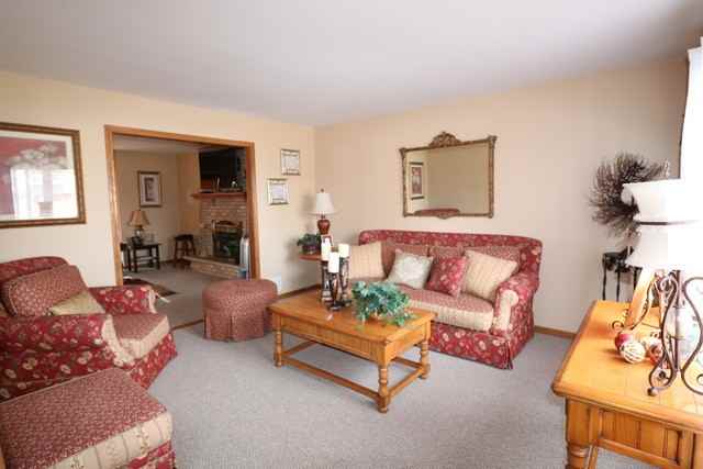 610 W Woodlawn Rd #610 - Photo 2 of 18