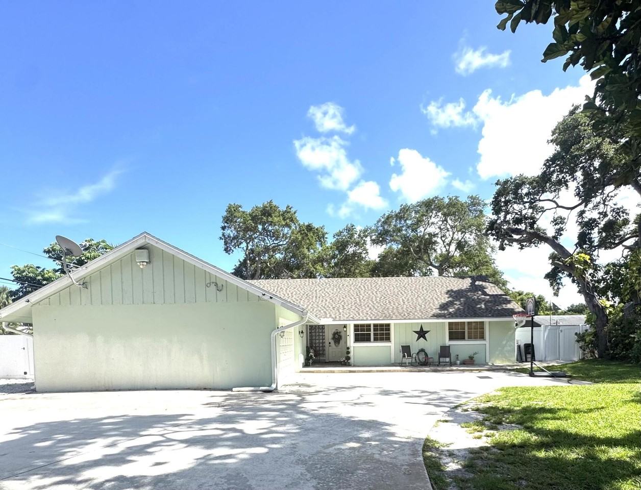 2518 Ranch House Road - Photo 4 of 24