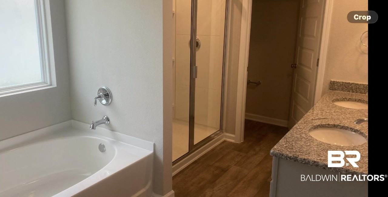 20591 Mercury Dr - Photo 4 of 7