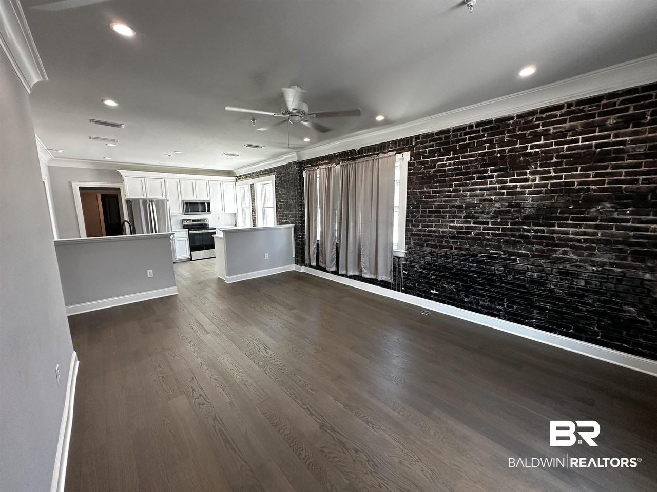 120 W Laurel Ave #201 - Photo 7 of 23