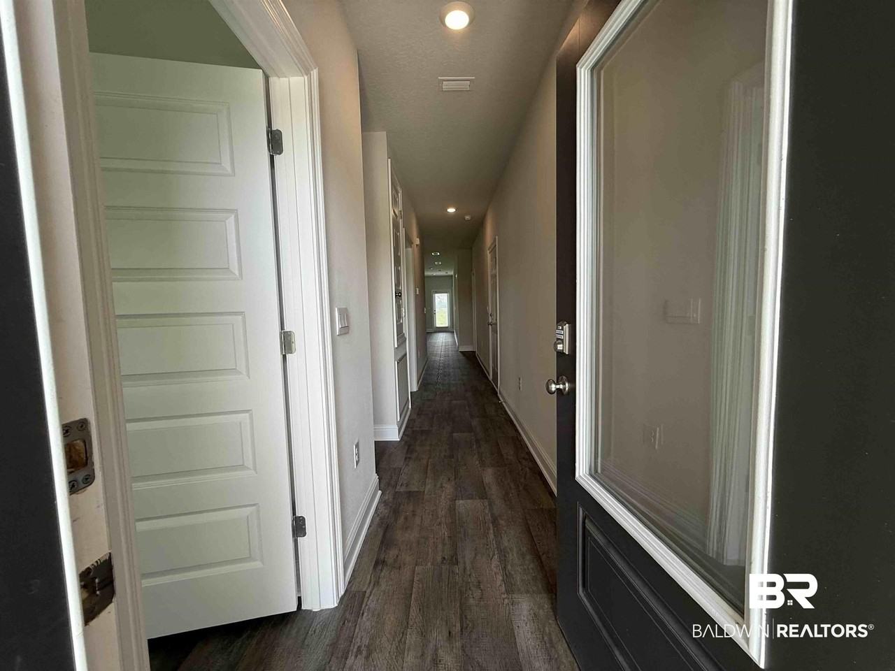 19130 Treehill Ln - Photo 5 of 16