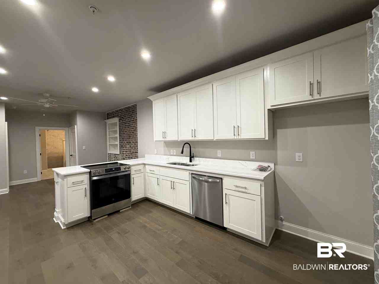 102 N Alston St #203 - Photo 6 of 15