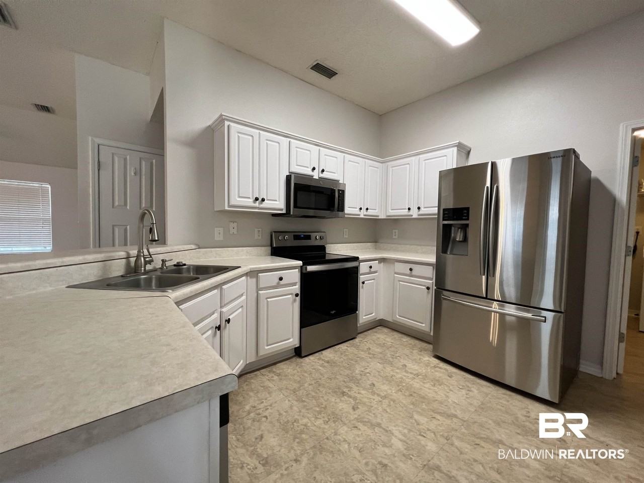 154 Cypress Ln - Photo 3 of 15