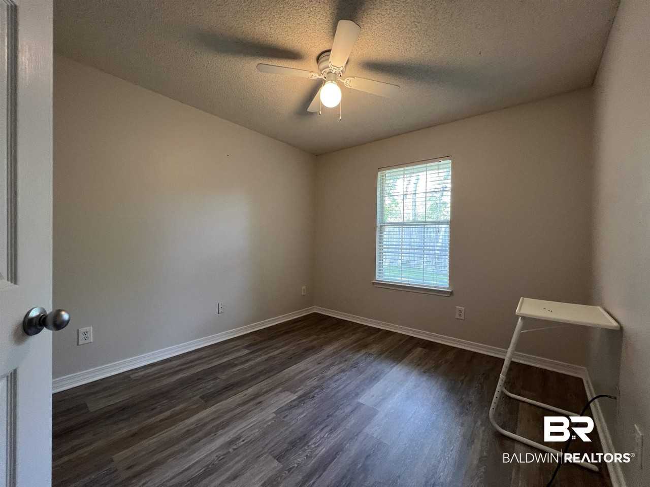 154 Cypress Ln - Photo 7 of 15