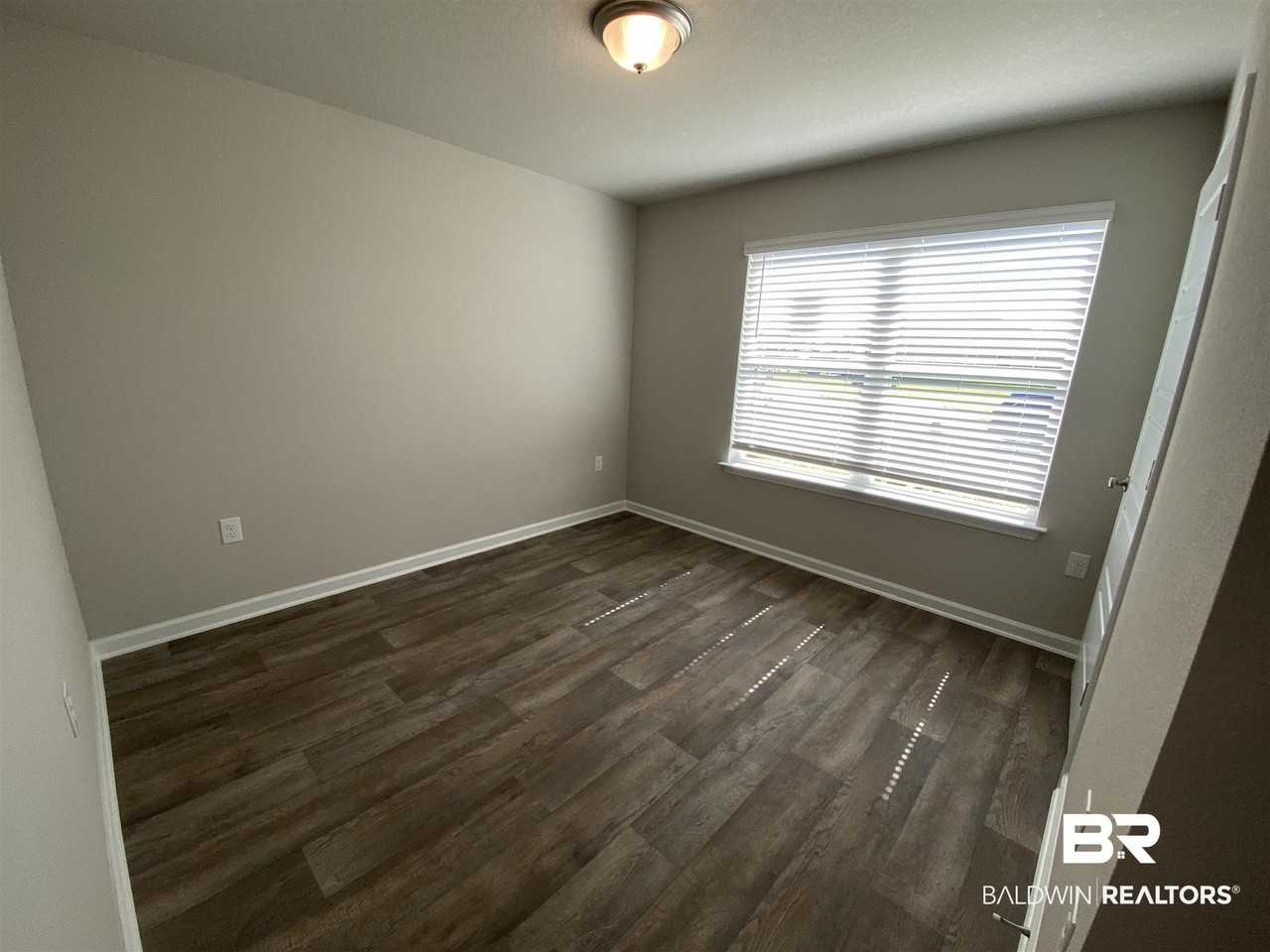 8018 Irwin Loop - Photo 4 of 22