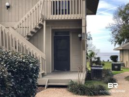 featured image of 1009 Sea Cliff Dr N