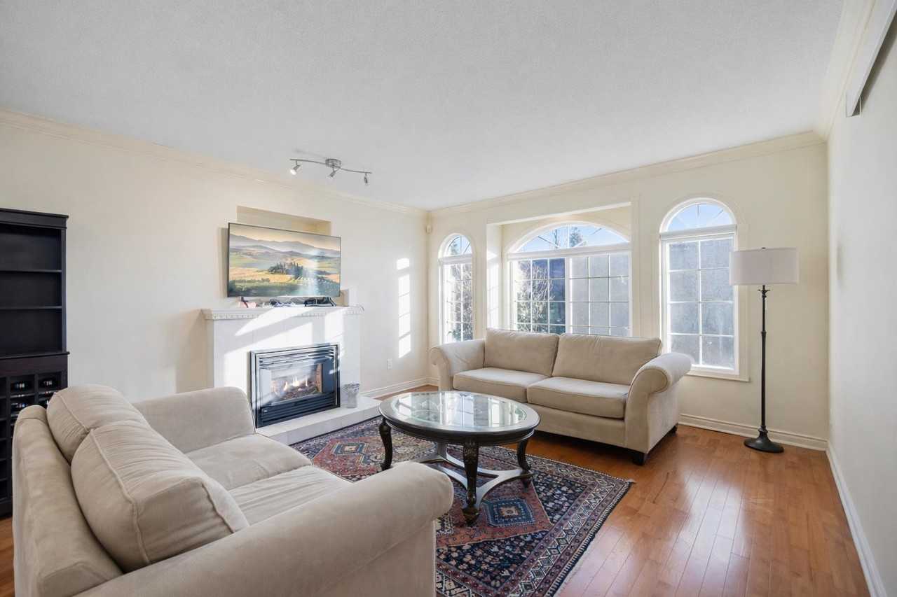 538 25th Street West - Photo 4 of 21