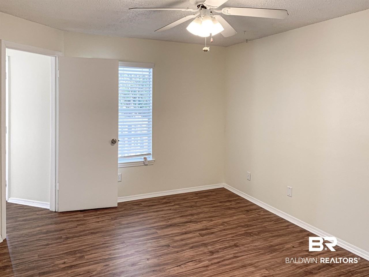 5608 Cottage Hill Rd #214 - Photo 6 of 12