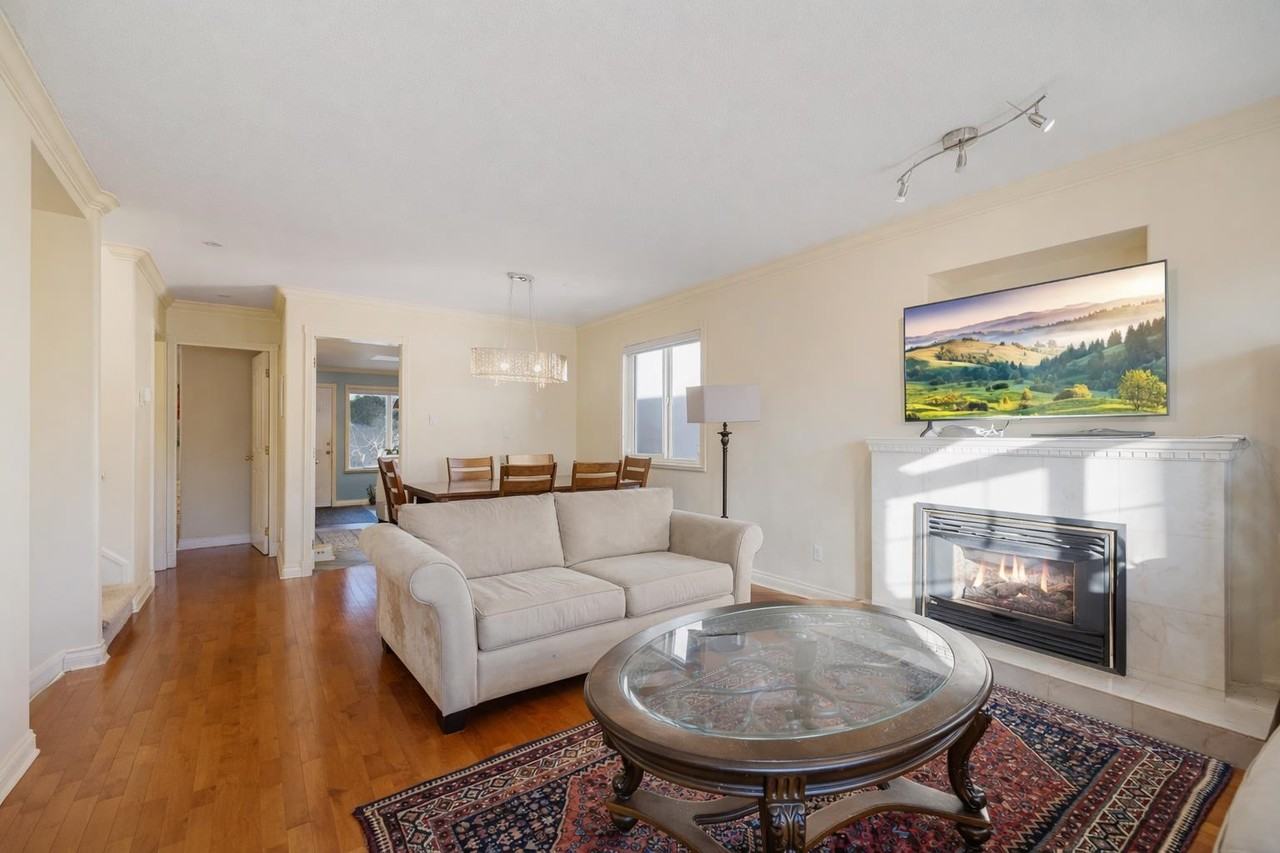 538 25th Street West - Photo 3 of 21