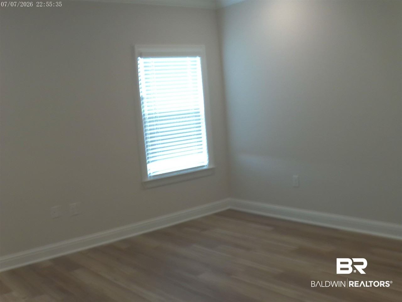 1069 Hayward Loop - Photo 4 of 23