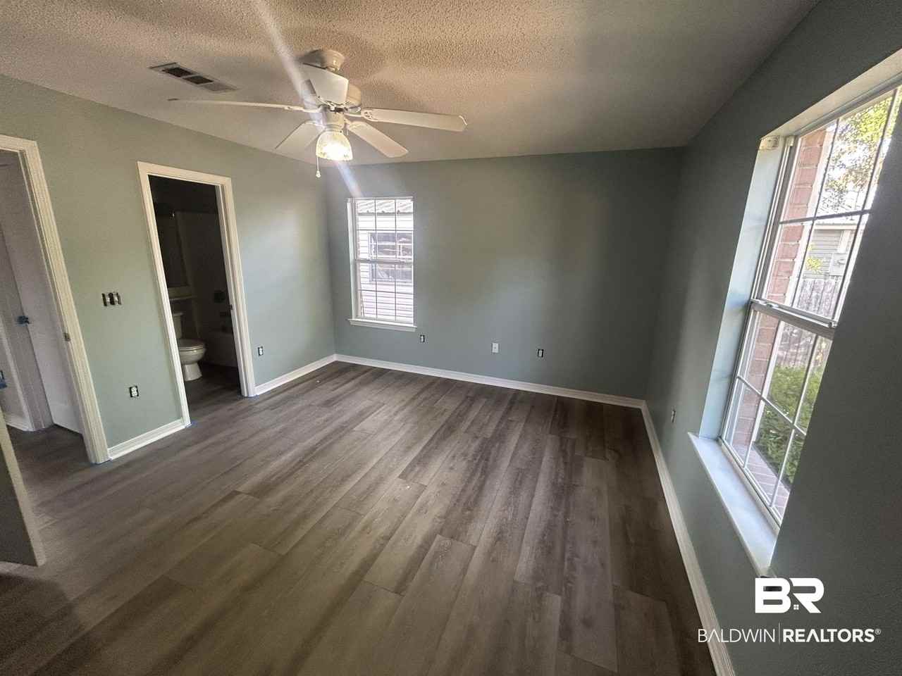 29595 Canal Rd - Photo 5 of 8