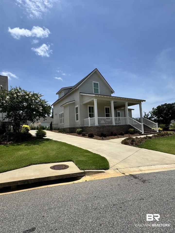905 Geranium Dr - Photo 2 of 3