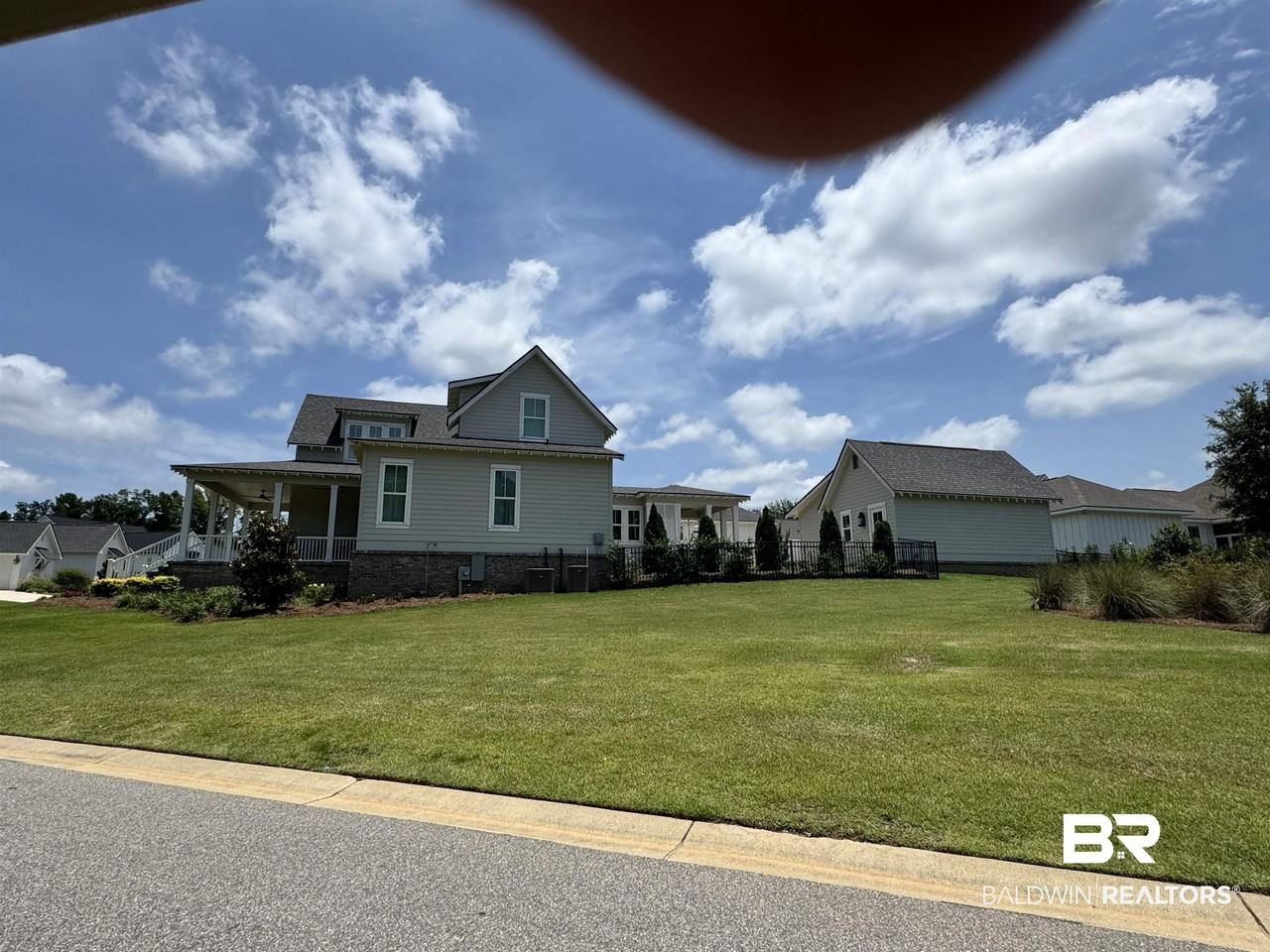 905 Geranium Dr - Photo 3 of 3