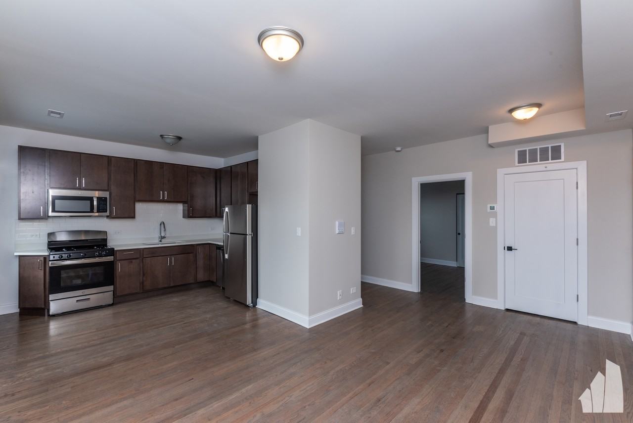 3409 W Fullerton Ave #3409-2B - Photo 2 of 10