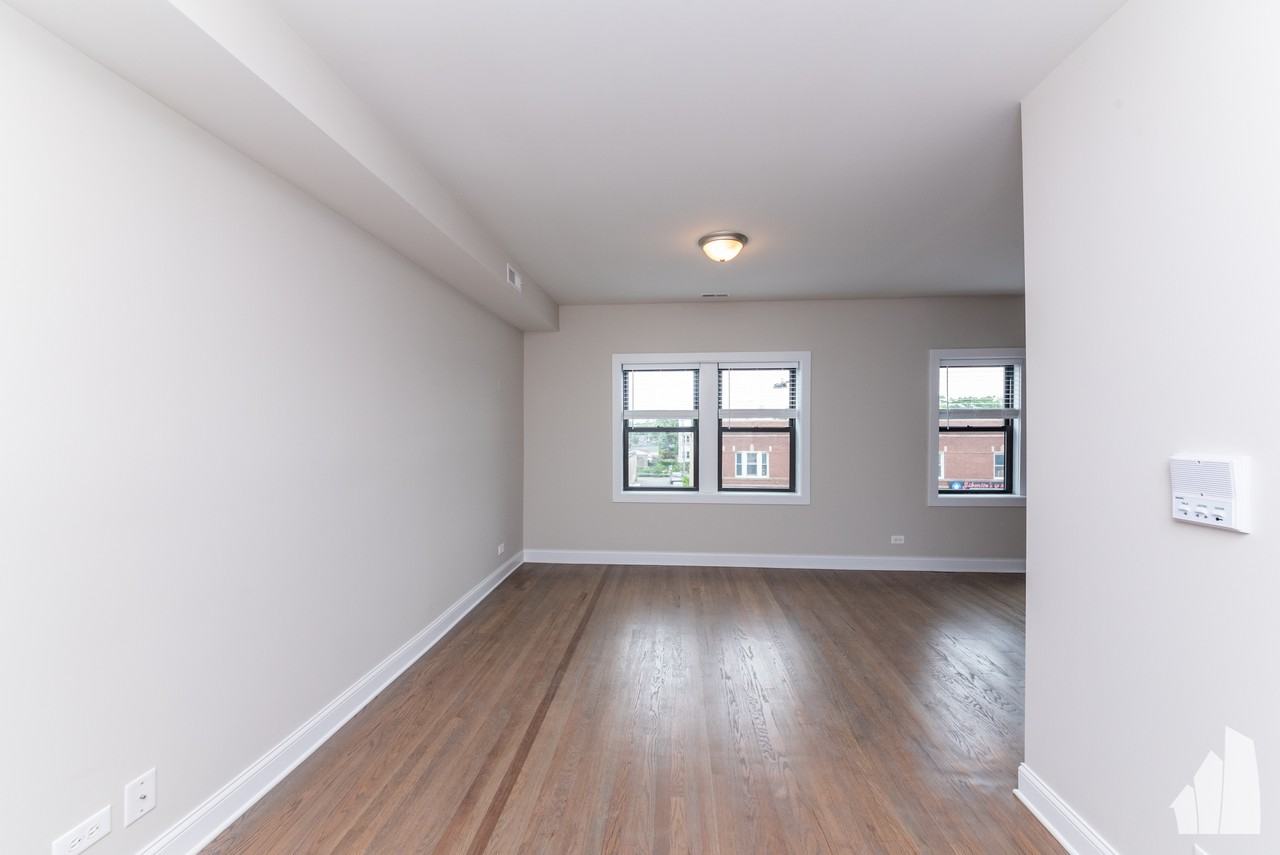 3409 W Fullerton Ave #3409-2B - Photo 5 of 10