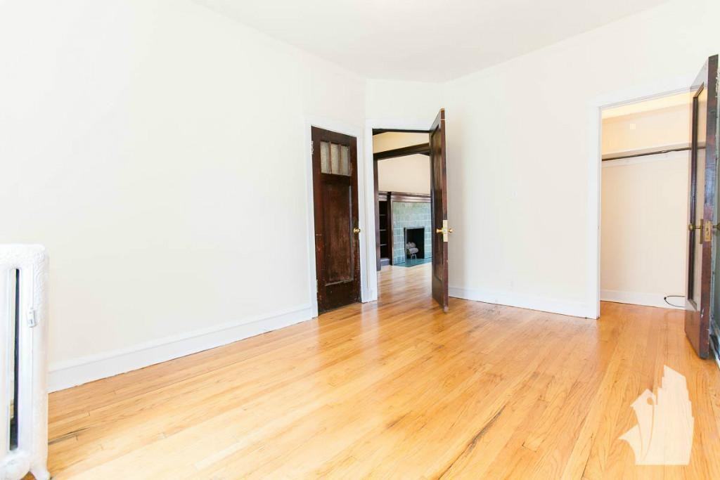 2418 N Sawyer Ave #2418-1W - Photo 3 of 10