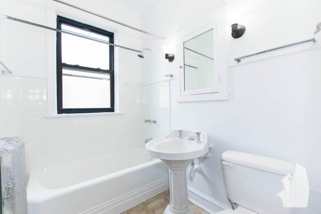 2418 N Sawyer Ave #2418-1W - Photo 5 of 10