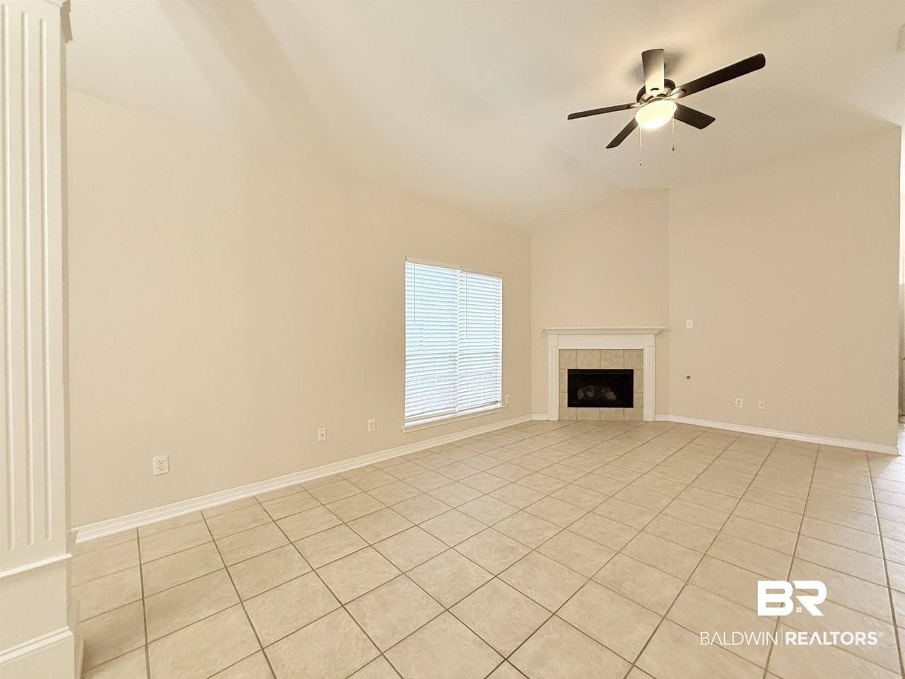 29956 Saint Barbara St - Photo 2 of 9