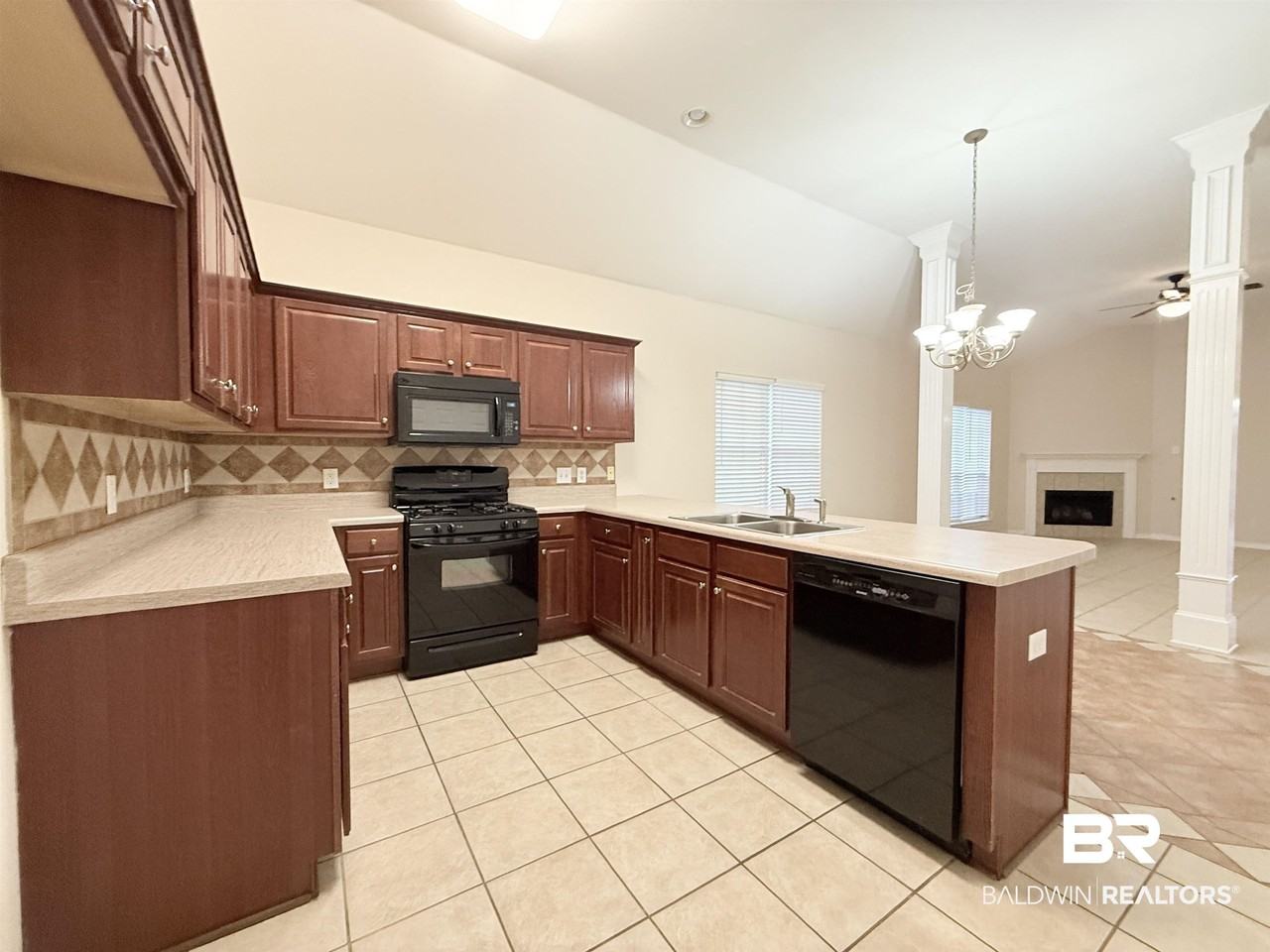 29956 Saint Barbara St - Photo 3 of 9