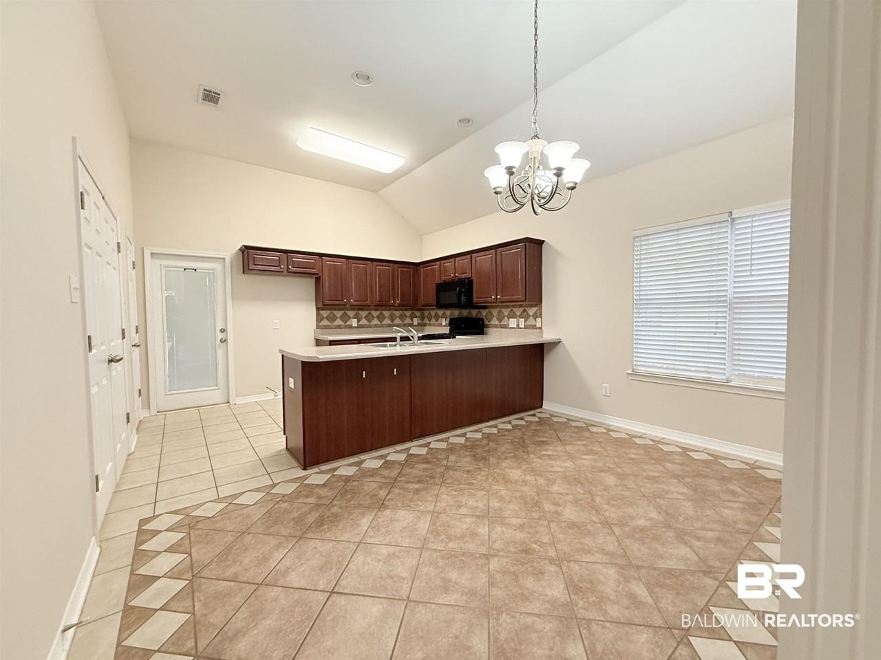 29956 Saint Barbara St - Photo 4 of 9