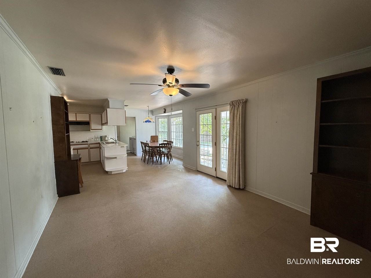 110 Patrician Dr - Photo 2 of 30