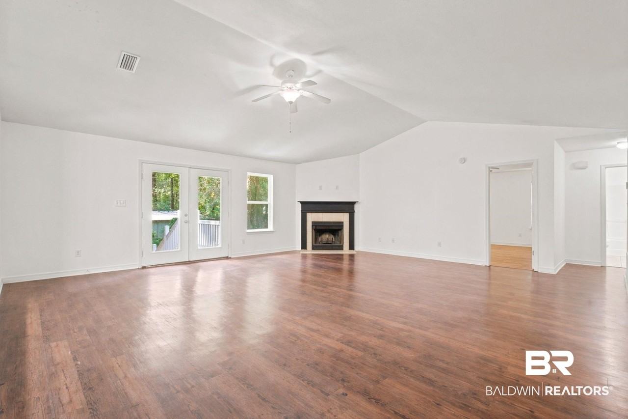 905 Ryan Ave - Photo 4 of 28