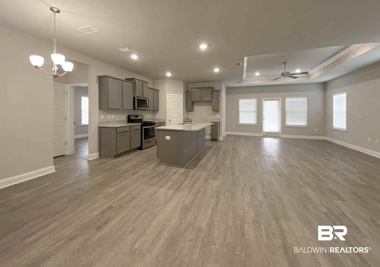 31436 Memphis Loop - Photo 2 of 20
