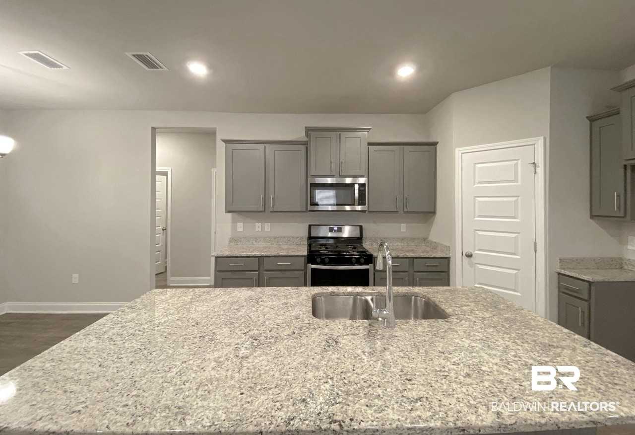 31436 Memphis Loop - Photo 5 of 20