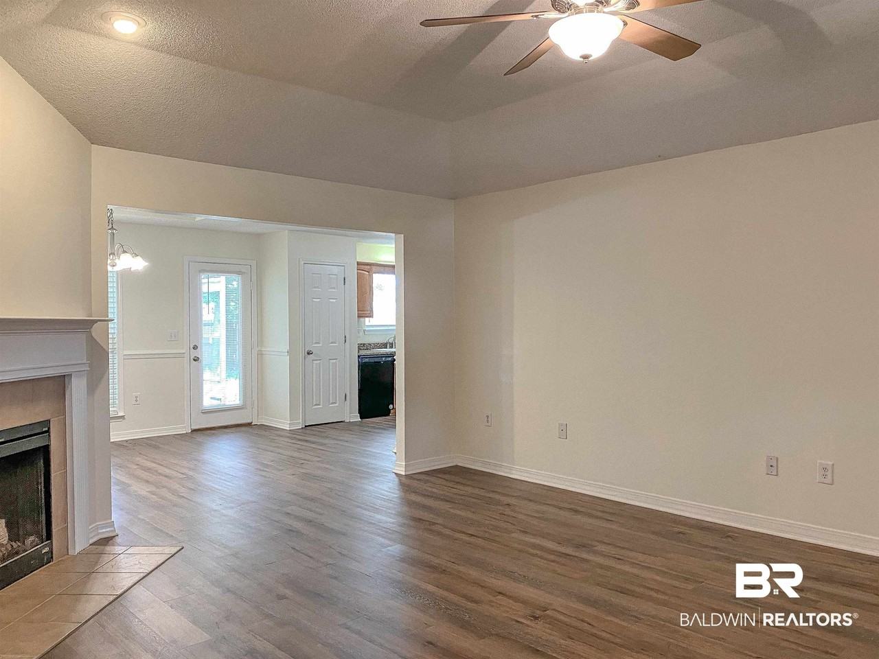 16648 Vanilla Dr - Photo 5 of 18