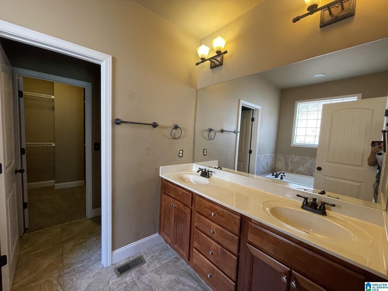 208 Castlehill CASTLEHILL DRIVE - Photo 6 of 22